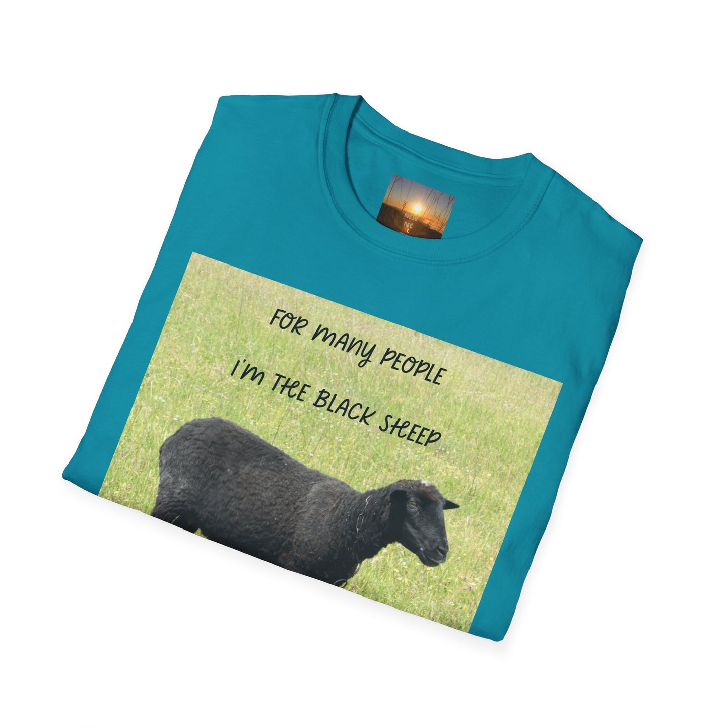BLACK SHEEP Playful Sheep Graphic T-Shirt, Fun Tee for Animal Lovers, Gift for Sheeple, Humorous Farm Shirt, Cute Casual Top