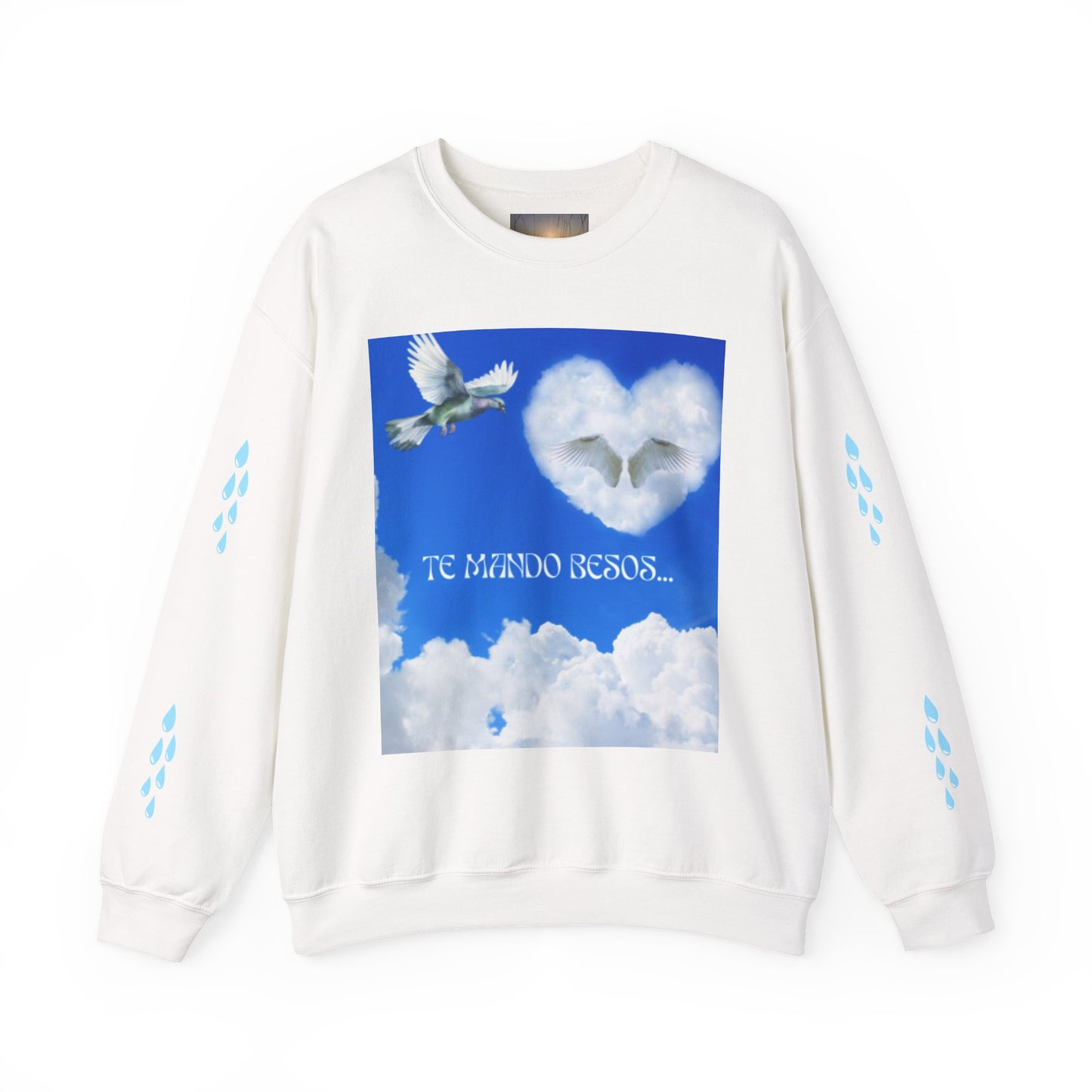 TE MANDO BESOS Heavenly Love Sweatshirt, Spiritual Crewneck, Angelic Gift, Cloud Art Pullover, Heartfelt Comfort Wear, Perfect for Love Celebrations