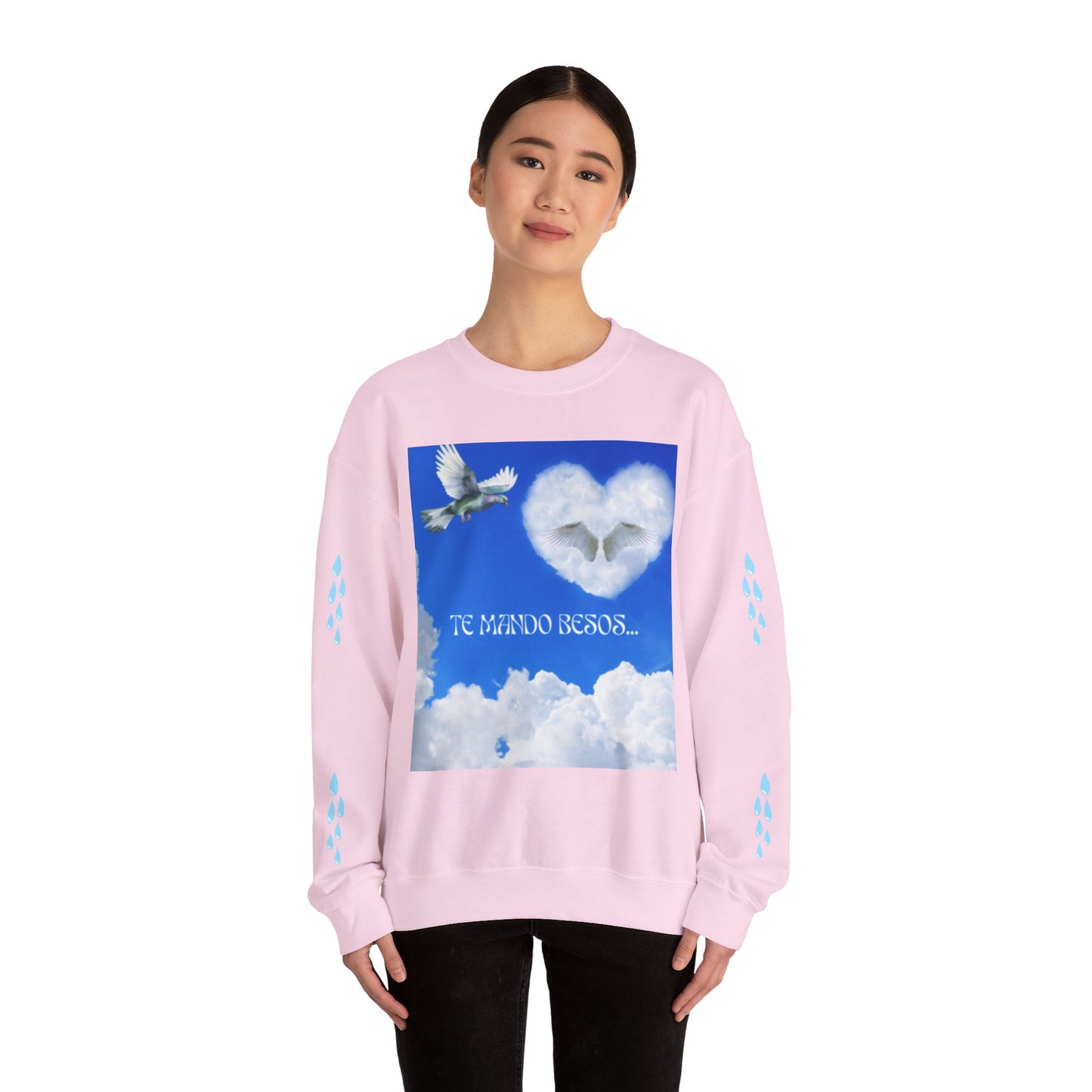TE MANDO BESOS Heavenly Love Sweatshirt, Spiritual Crewneck, Angelic Gift, Cloud Art Pullover, Heartfelt Comfort Wear, Perfect for Love Celebrations