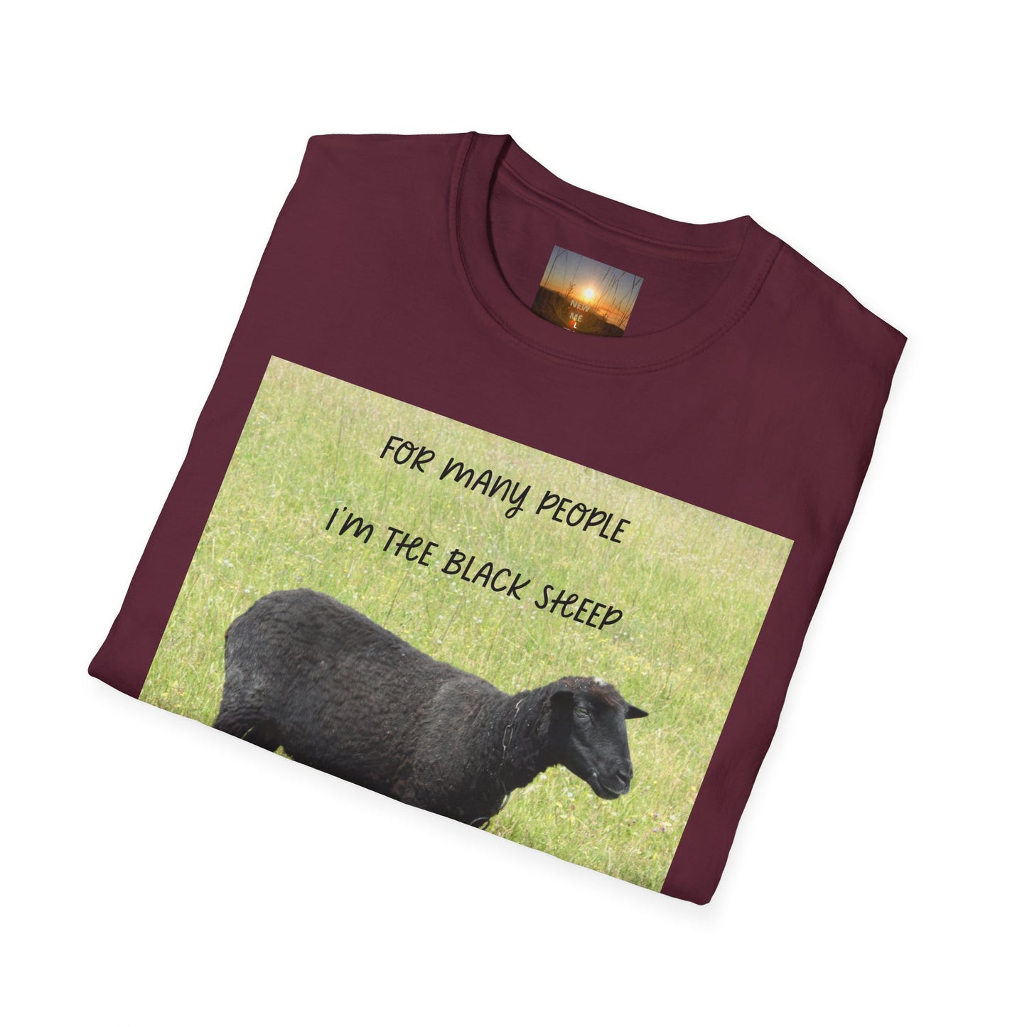 BLACK SHEEP Playful Sheep Graphic T-Shirt, Fun Tee for Animal Lovers, Gift for Sheeple, Humorous Farm Shirt, Cute Casual Top