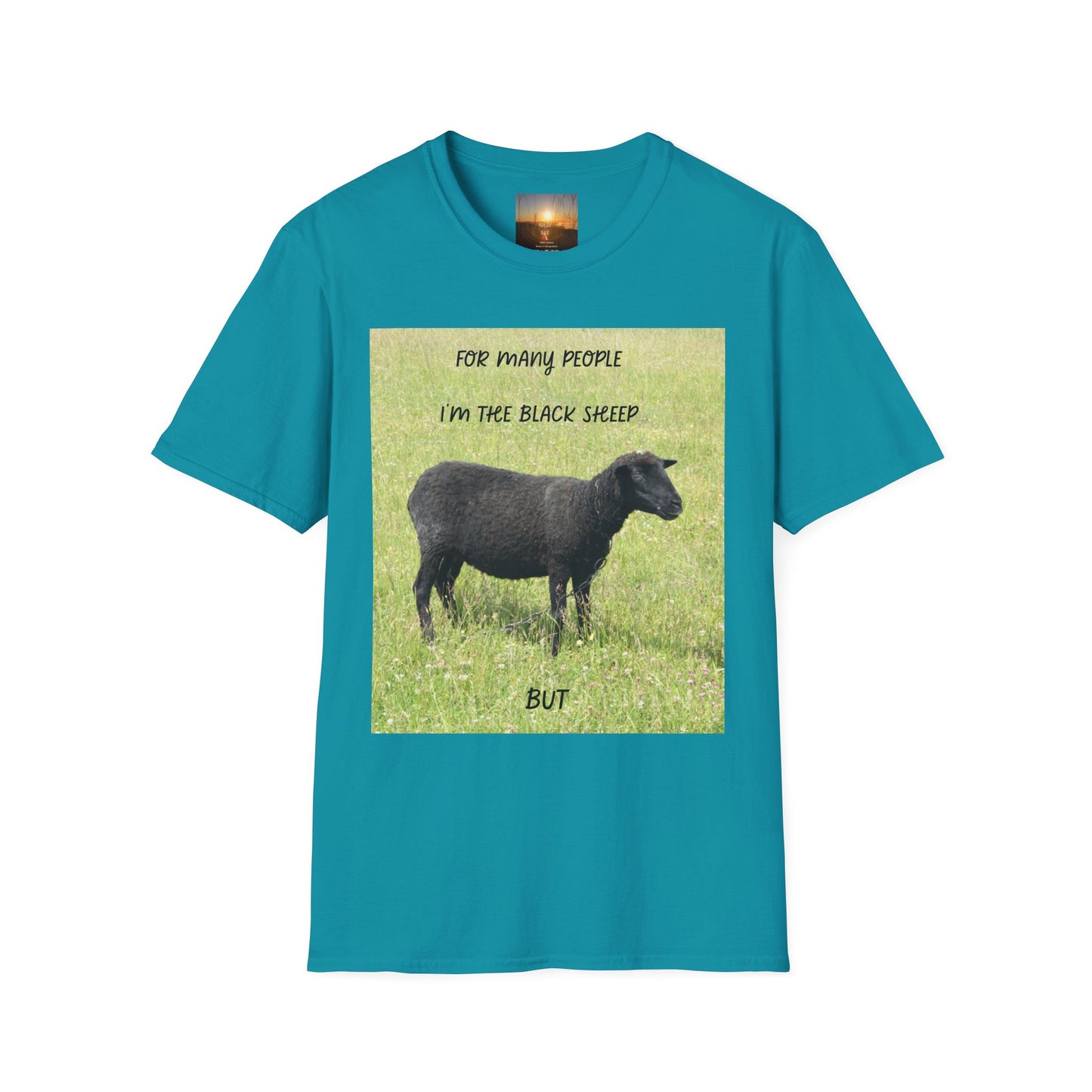 BLACK SHEEP Playful Sheep Graphic T-Shirt, Fun Tee for Animal Lovers, Gift for Sheeple, Humorous Farm Shirt, Cute Casual Top