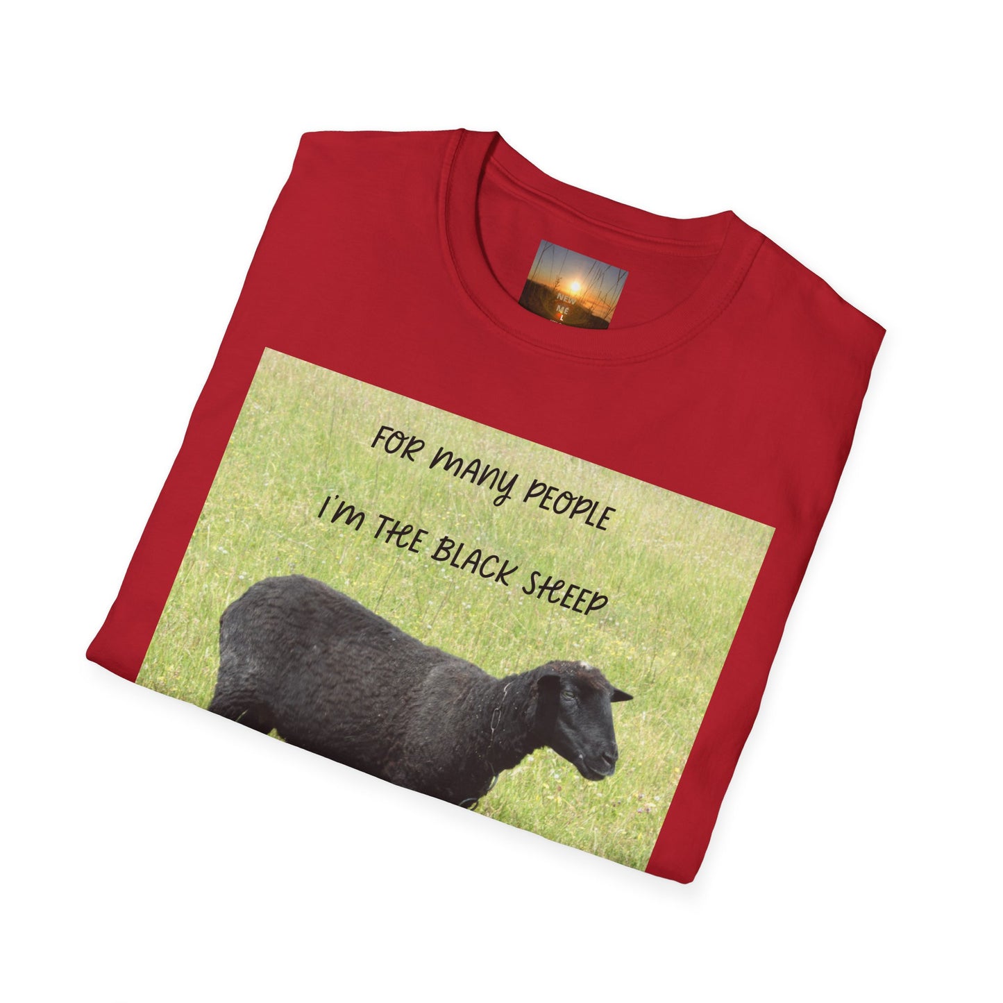 BLACK SHEEP Playful Sheep Graphic T-Shirt, Fun Tee for Animal Lovers, Gift for Sheeple, Humorous Farm Shirt, Cute Casual Top