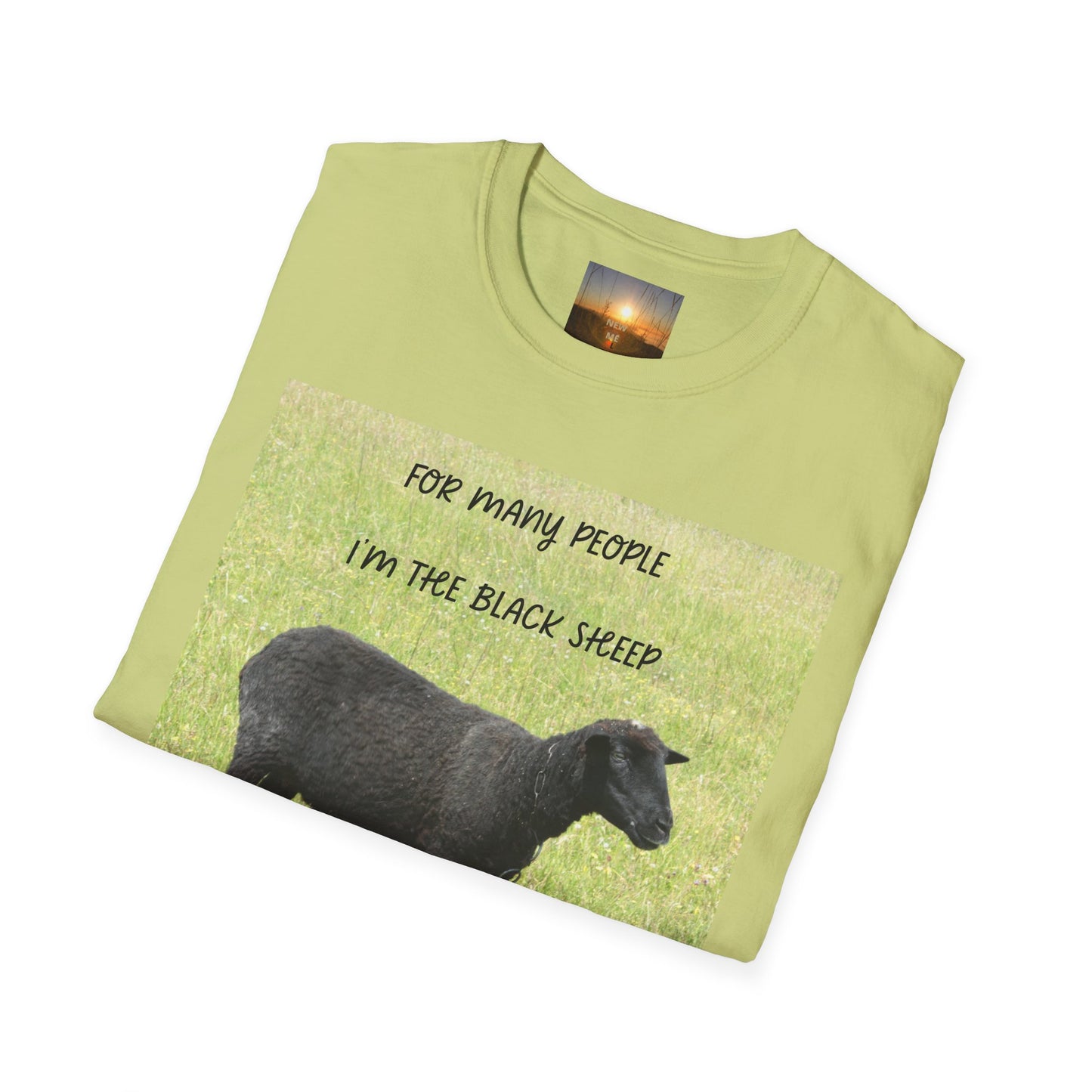 BLACK SHEEP Playful Sheep Graphic T-Shirt, Fun Tee for Animal Lovers, Gift for Sheeple, Humorous Farm Shirt, Cute Casual Top