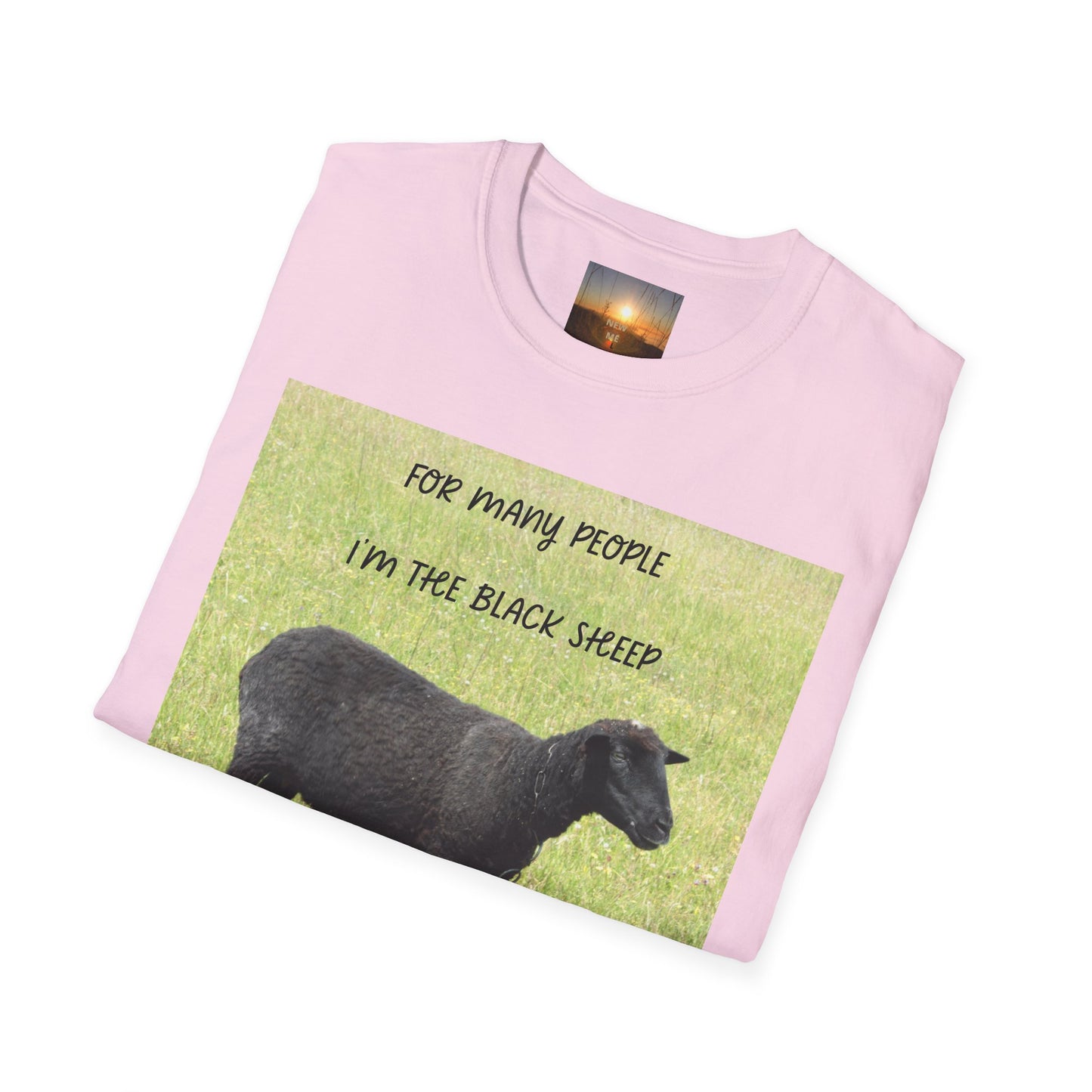 BLACK SHEEP Playful Sheep Graphic T-Shirt, Fun Tee for Animal Lovers, Gift for Sheeple, Humorous Farm Shirt, Cute Casual Top