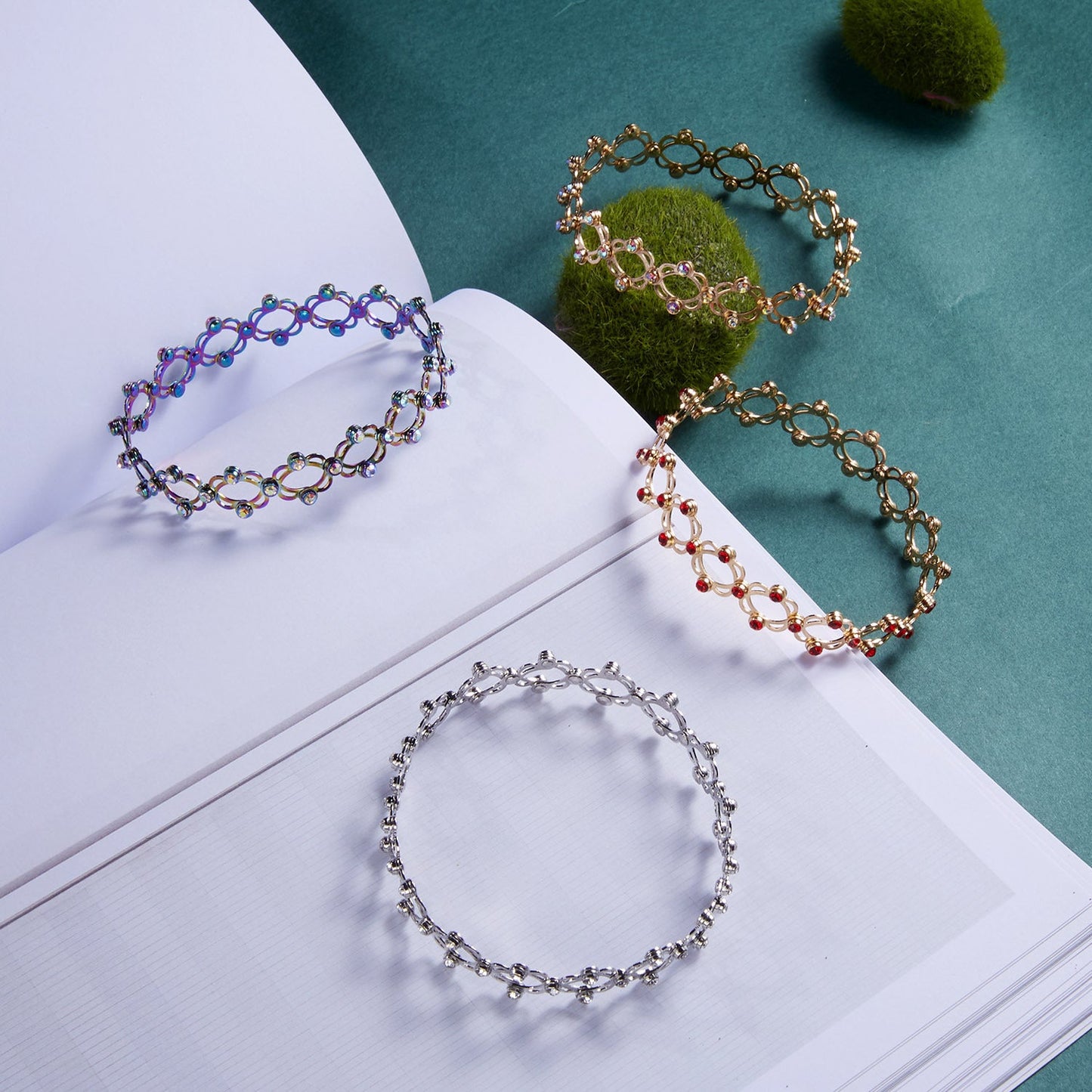 2 In 1 Folding Retractable Rings Bracelet Magic Rhinestone Rings