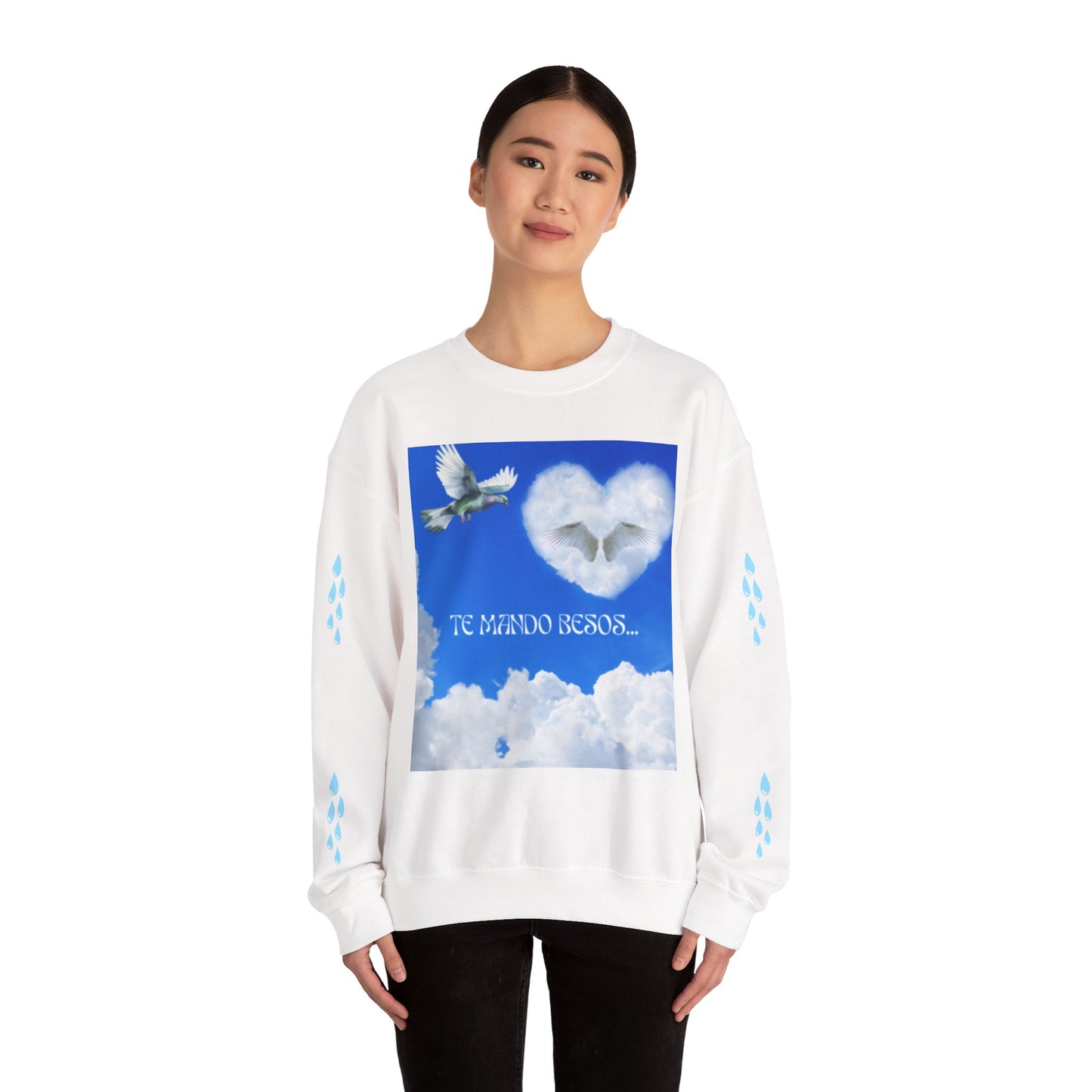 TE MANDO BESOS Heavenly Love Sweatshirt, Spiritual Crewneck, Angelic Gift, Cloud Art Pullover, Heartfelt Comfort Wear, Perfect for Love Celebrations