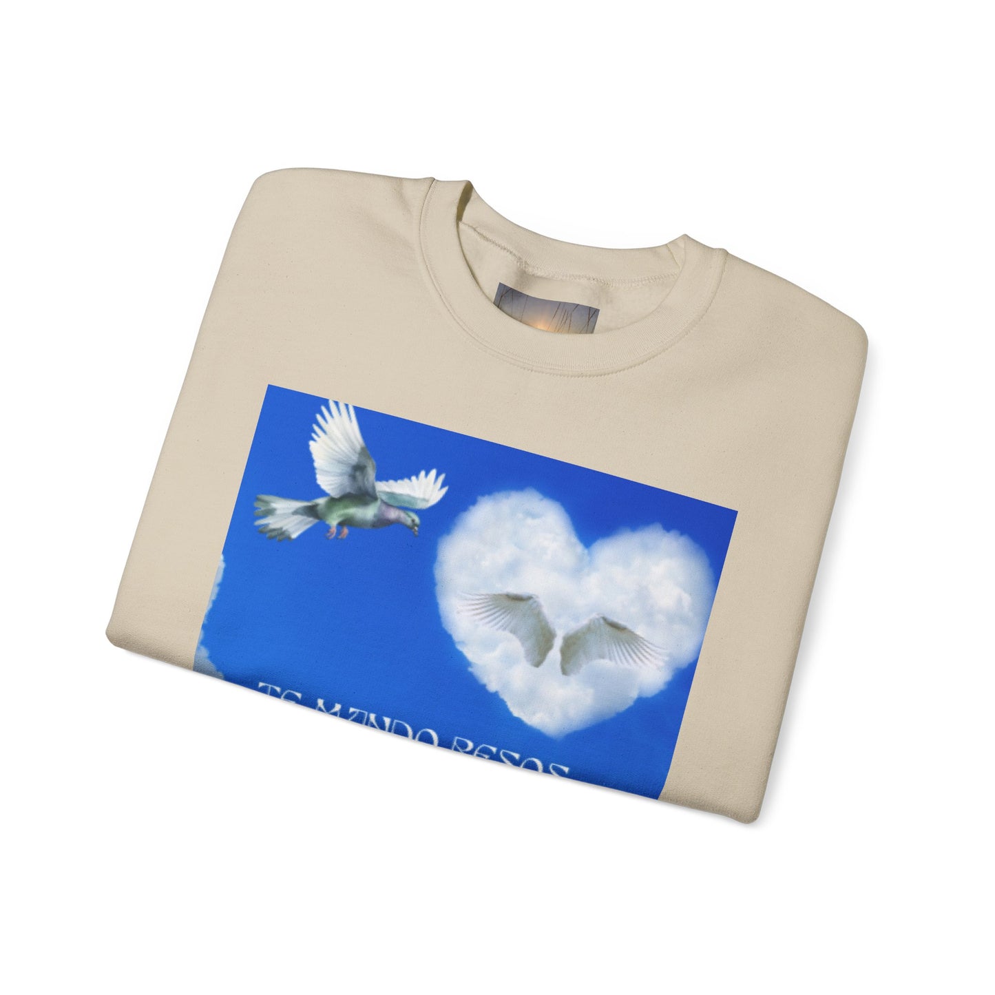 TE MANDO BESOS Heavenly Love Sweatshirt, Spiritual Crewneck, Angelic Gift, Cloud Art Pullover, Heartfelt Comfort Wear, Perfect for Love Celebrations