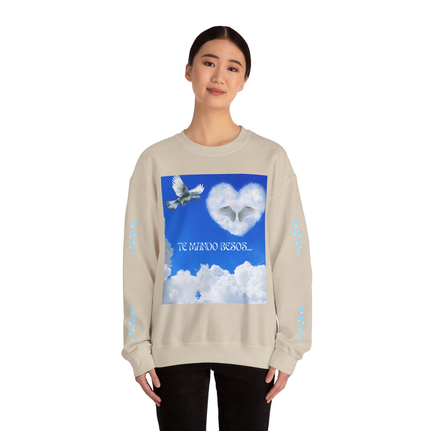 TE MANDO BESOS Heavenly Love Sweatshirt, Spiritual Crewneck, Angelic Gift, Cloud Art Pullover, Heartfelt Comfort Wear, Perfect for Love Celebrations