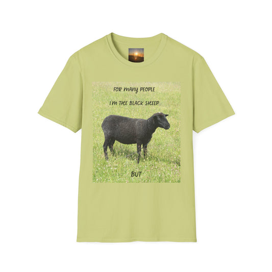 BLACK SHEEP Playful Sheep Graphic T-Shirt, Fun Tee for Animal Lovers, Gift for Sheeple, Humorous Farm Shirt, Cute Casual Top