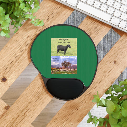 BLACK SHEEP Comfortable Mouse Pad with Wrist Rest, Cow Design, Perfect for Home Office, Gift for Cow Lovers, Desk Accessory, Unique Workstation Decor