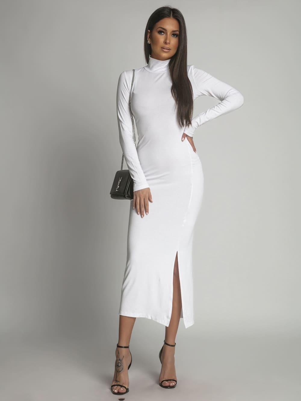 Smooth dress with long sleeves and a turtleneck, white